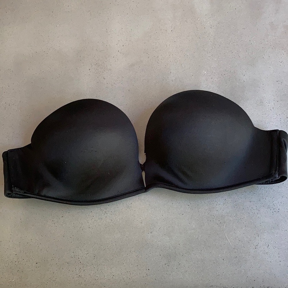 Bombshell black Victoria Secret bra